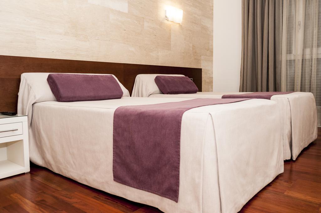 Escuderos Hotel Cruz Argamasilla de Calatrava Екстер'єр фото